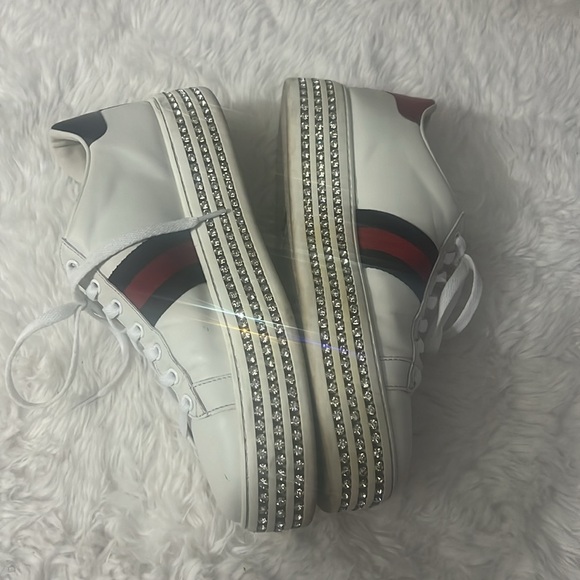Beautiful GUCCI sneakers in EXCELLENT condition. The perfect treat ! - Picture 4 of 6